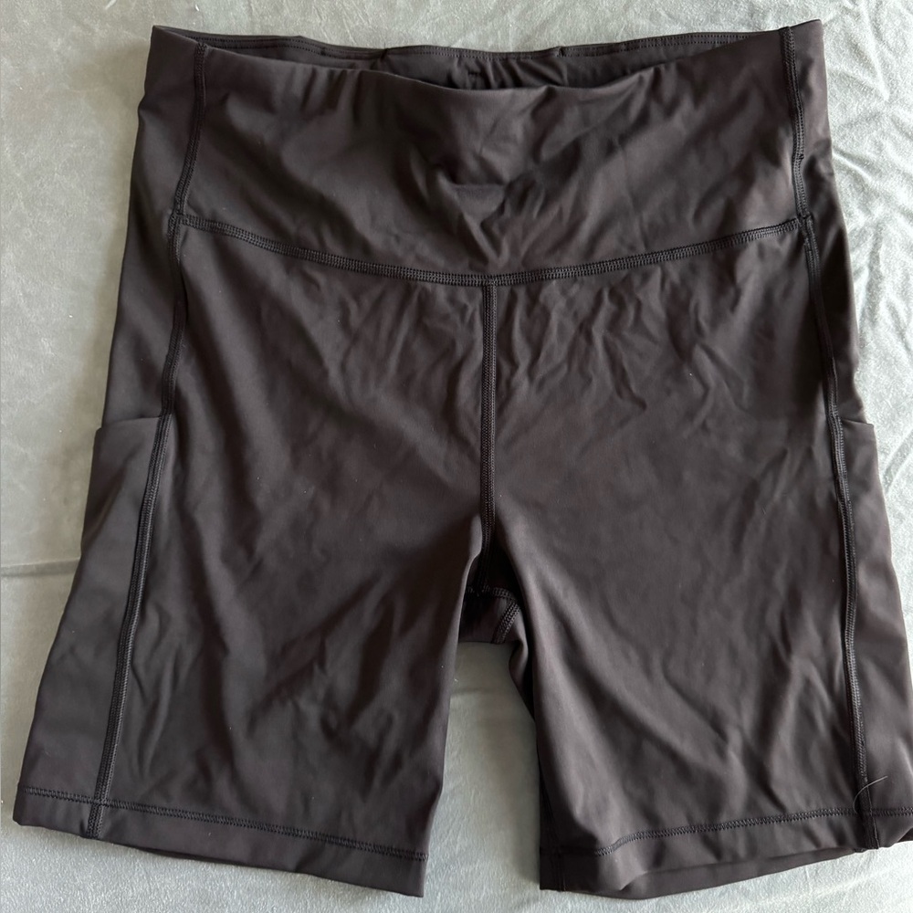 Women's Athleta Ultimate Stash Short 7”